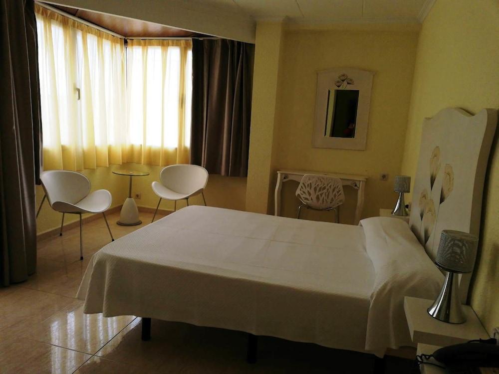 Hotel Iberflat Marynton Беникарло Экстерьер фото